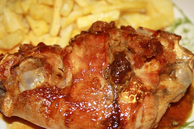 PIERNA DE CORDERO AL HORNO