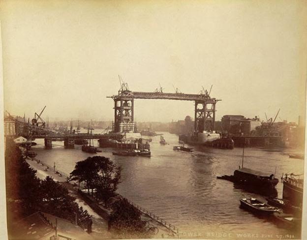 Fotografías de la construcción del Tower Bridge