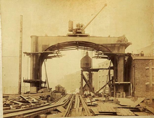 Fotografías de la construcción del Tower Bridge