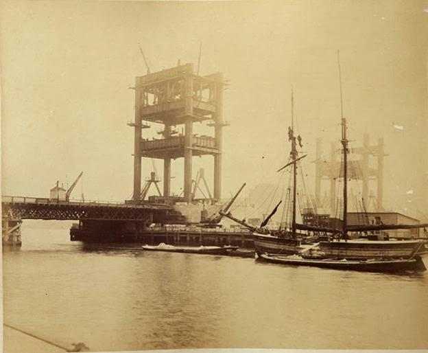 Fotografías de la construcción del Tower Bridge