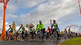 Fin de semana de mercadillos, showrooms, exposiciones, deporte, etc.