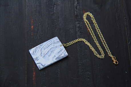 DIY Marbled necklace DIY Marbled necklace