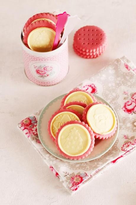 GALLETAS NAVIDEÑAS de rosas y chocolate blanco