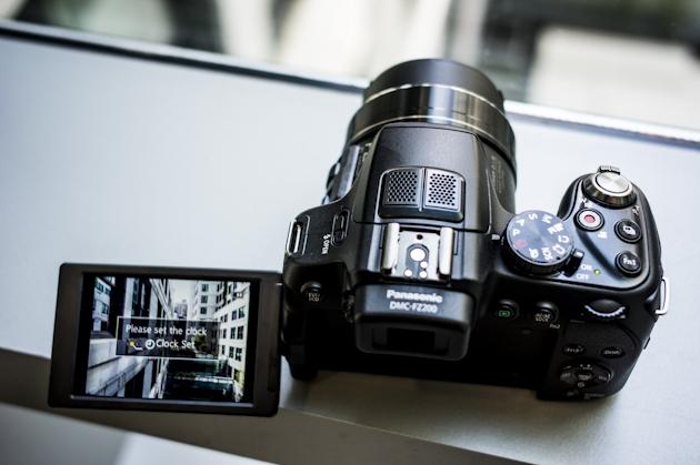 Panasonic Lumix DMC-FZ200 pantalla