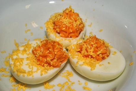 Huevos Rellenos o Endiablados de Txaka y Langostinos