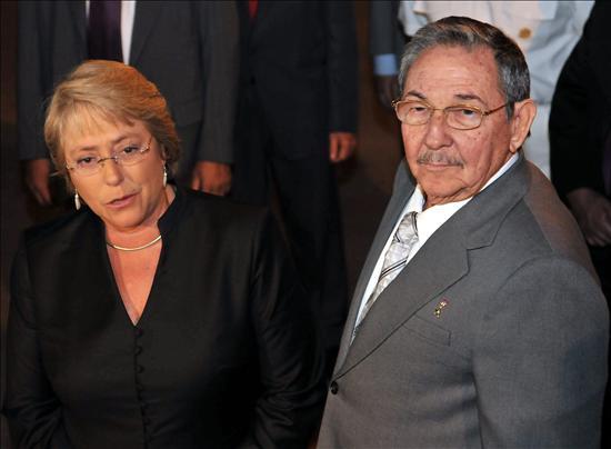 bachelet-cuota-fidel-castro-chile-L-1KSro0.jpeg