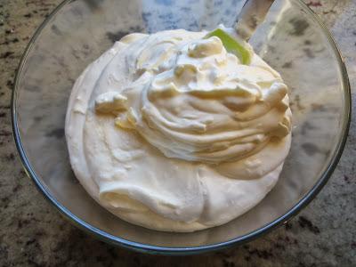 Tiramisú de mousse de turrón