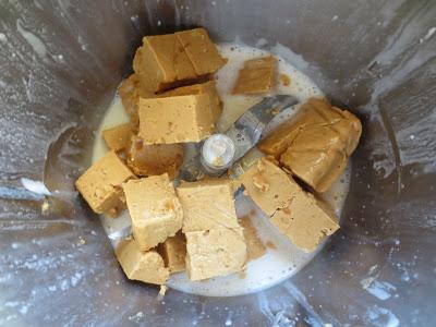Tiramisú de mousse de turrón