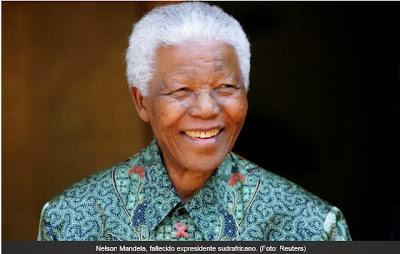 Mandela es enterrado en Qunu. Mandela es enterrado en Qunu.