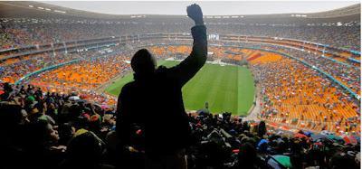 Mandela es enterrado en Qunu.