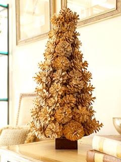 Decorar con piñas en navidad