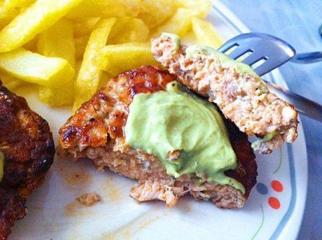 Hamburguesas de Salmón con mostaza de pimienta verde la foto(464)