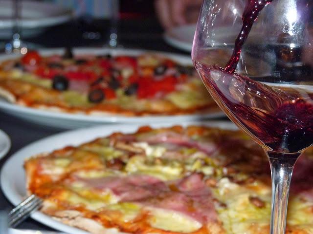 Música en directo y pizza