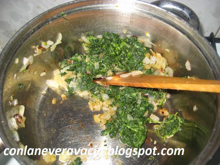 PASTEL DE ESPINACAS A LA CREMA  CON ATÚN ,SURIMI Y PIMIENTO ASADO