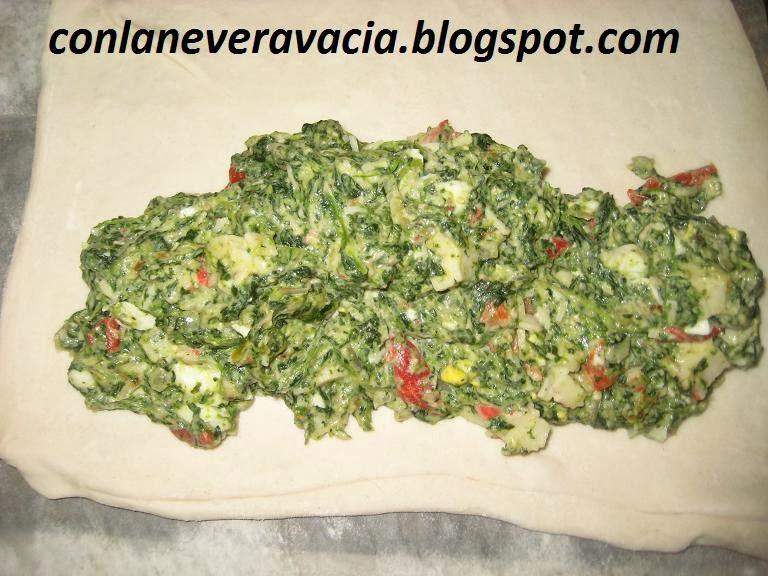 PASTEL DE ESPINACAS A LA CREMA  CON ATÚN ,SURIMI Y PIMIENTO ASADO