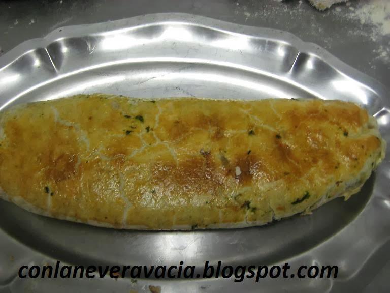 PASTEL DE ESPINACAS A LA CREMA  CON ATÚN ,SURIMI Y PIMIENTO ASADO