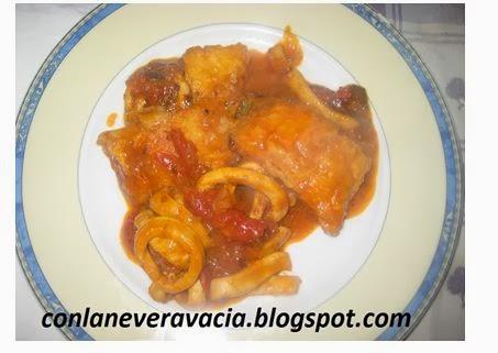 BACALAO Y CALAMARES EN SALSA DE TOMATE