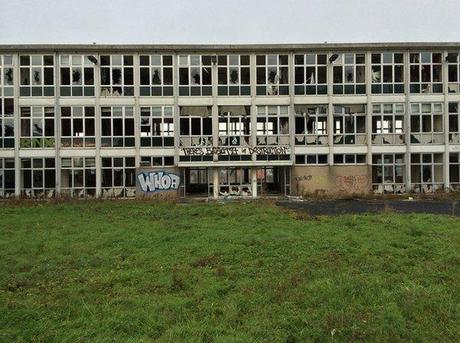 escuela-enfermeria-grafiti-batman-1