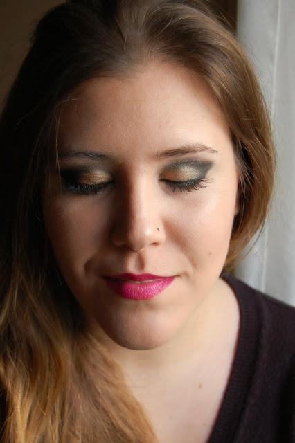 VIDEO TUTORIAL Maquillaje de noche: Negro y dorado