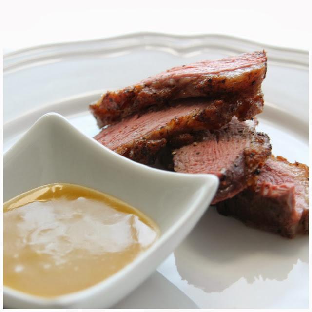 receta: magret de pato asado a la pimienta con mostaza de miel - recipe: roasted duck magret with black peper and honey mustard