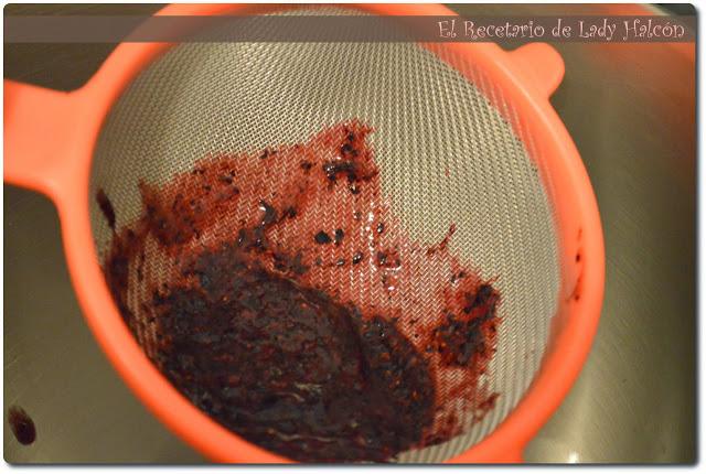 Cupcakes de avellanas con frosting de arándanos