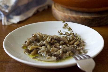 Oyster Mushroom with thyme recipe, Receta de Champiñon Ostra al tomillo, Monsabor