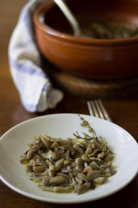 Oyster Mushroom with thyme recipe, Receta de Champiñon Ostra al tomillo, Monsabor