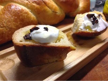 Labneh en Aceite de Oliva Virgen Extra con tomates secos.