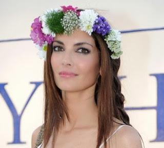 Cressida Bonas, novia del príncipe Harry,  extraña mezcla de estilos en una boda