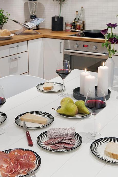 pisos nórdicos interiores espacios pequeños iluminación decoración diseño interiores iluminación decoración nórdica decoración en blanco y madera casas nórdicas blog decoración interiores nórdicos aprovechar el espacio interiores accesorios hogar posters fotografías 