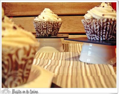 Cupcakes de chocolate con coco y ron