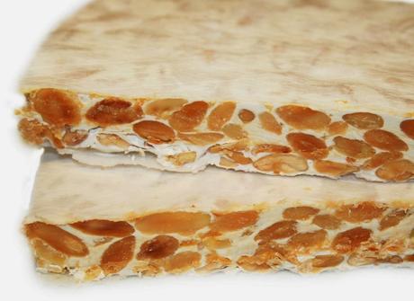Un imprescindible de Navidad: El TurrónTabletas de turrón... Un imprescindible de Navidad: El TurrónTabletas de turrón...