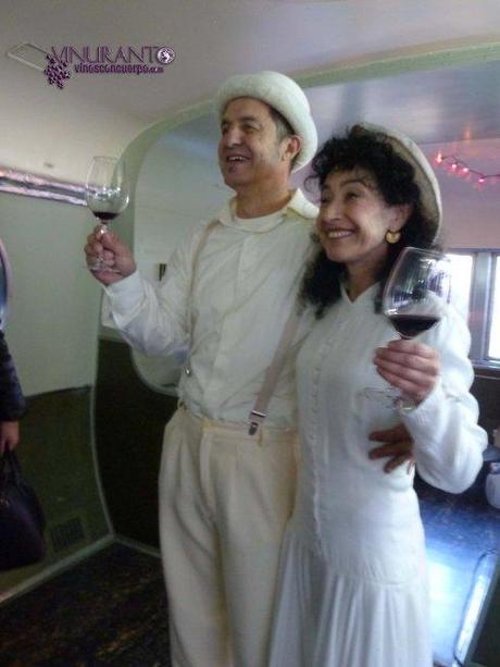 Jose Luis y su compañera en un momento de la cata.