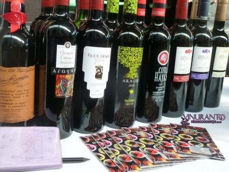 Ecce Homo con sus compañeros de bodega.