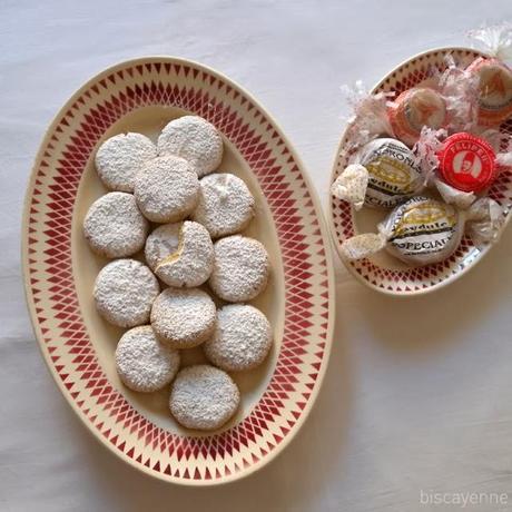 Polvorones de maíz y nuez