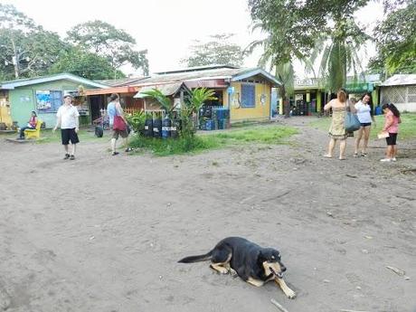 El pueblo de Tortuguero y sus habitantes