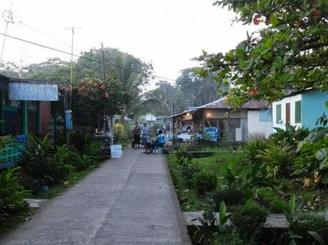 El pueblo de Tortuguero y sus habitantes