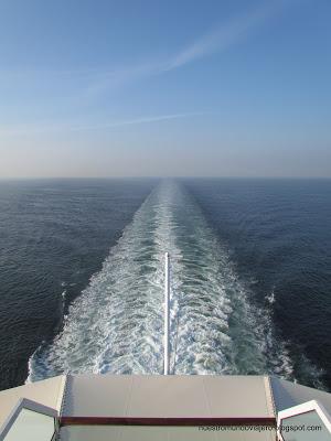 Celebrity Infinity; paseando por el barco.