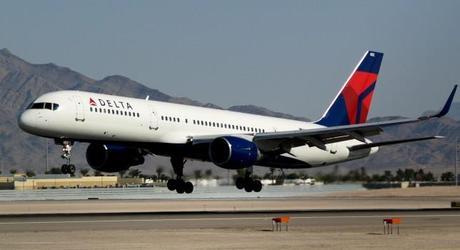 CEO de Delta Airlines asegura que no permitirán llamados en sus aviones