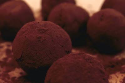 Trufas de chocolate aromatizadas con cardamomo y ron