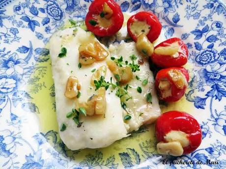 MERLUZA CONFITADA CON  PIQUILLOS CHERRY