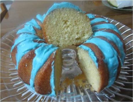 BIZCOCHO DE COCO CON COBERTURA DE CANDY MELTS