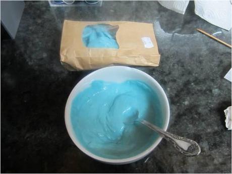 BIZCOCHO DE COCO CON COBERTURA DE CANDY MELTS