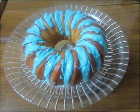 BIZCOCHO DE COCO CON COBERTURA DE CANDY MELTS