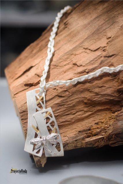 Entramada Invernal de Plata Laguna Dije con KumBoo Autor Maria Concepcion