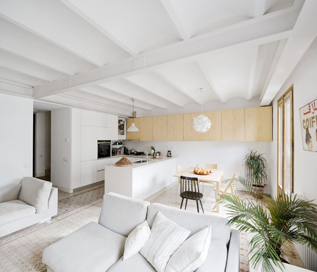 Cozy vintage and modern Minimalism in Barcelona apartment