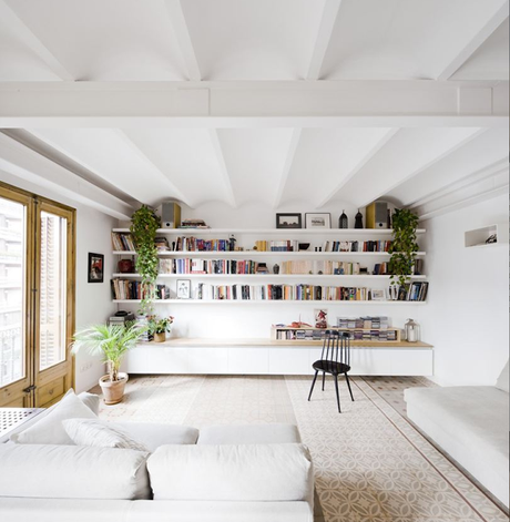 Cozy vintage and modern Minimalism in Barcelona apartment