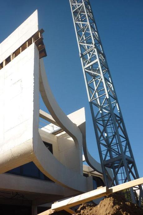 ÚLTIMAS IMÁGENES DE OBRA DE LA VIVIENDA UNIFAMILIAR DISEÑADA POR A-CERO EN EL N.E. DE MADRID