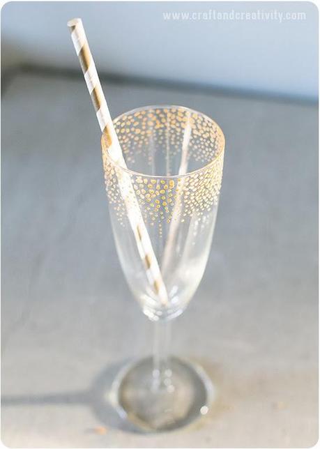 DIY....DECORA LAS COPAS PARA NOCHE VIEJA