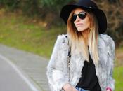 Floppy hat.